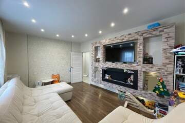 2-к квартира, 53 м², 1/3 эт.